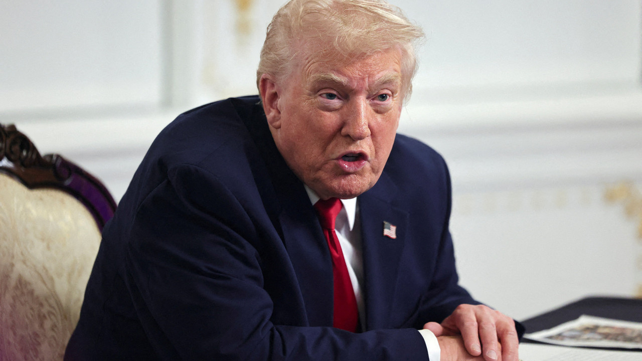 Trump'tan Grönland'a ilişkin tarife tehdidi: "Bizimle aynı fikirde olmayan ülkelere gümrük vergisi uygulayabilirim"