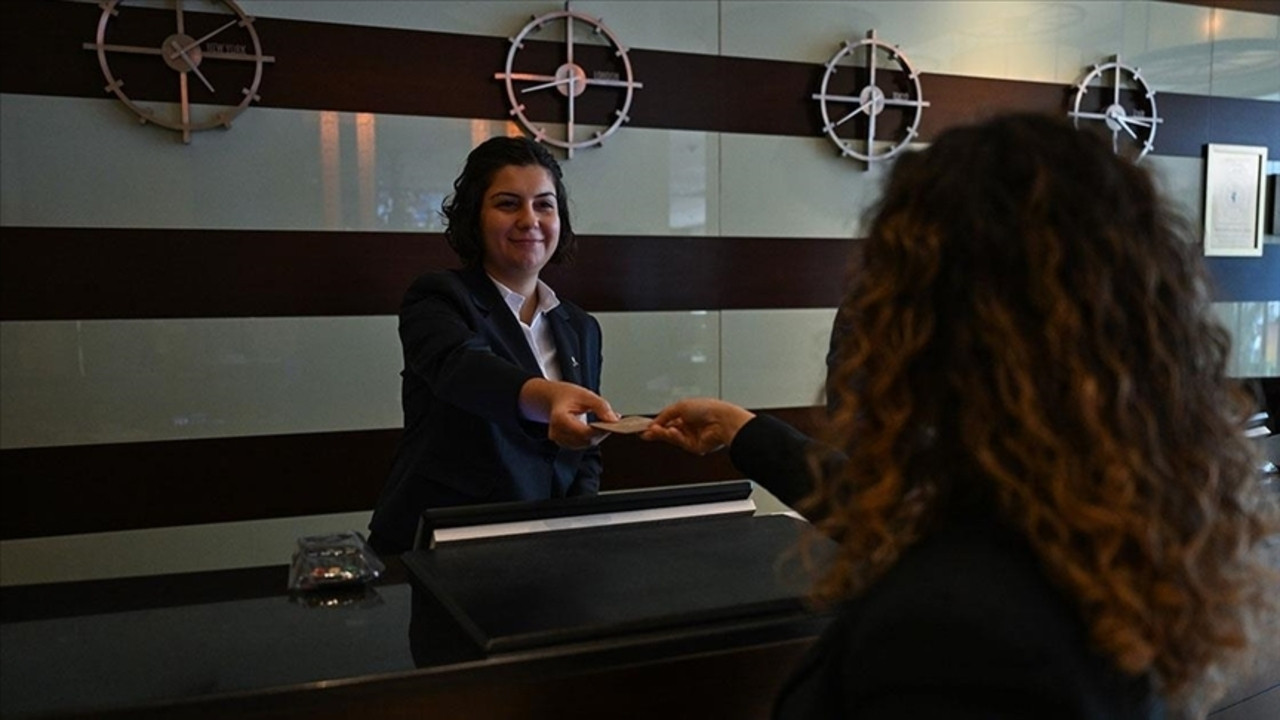 Hizmet üretim endeksi ekimde azaldı