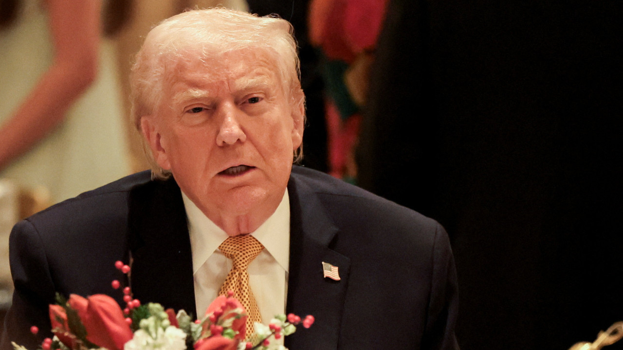 Epstein dosyaları sarsıyor, Trump’tan sert savunma: "Bağlarını ilk kesen bendim"