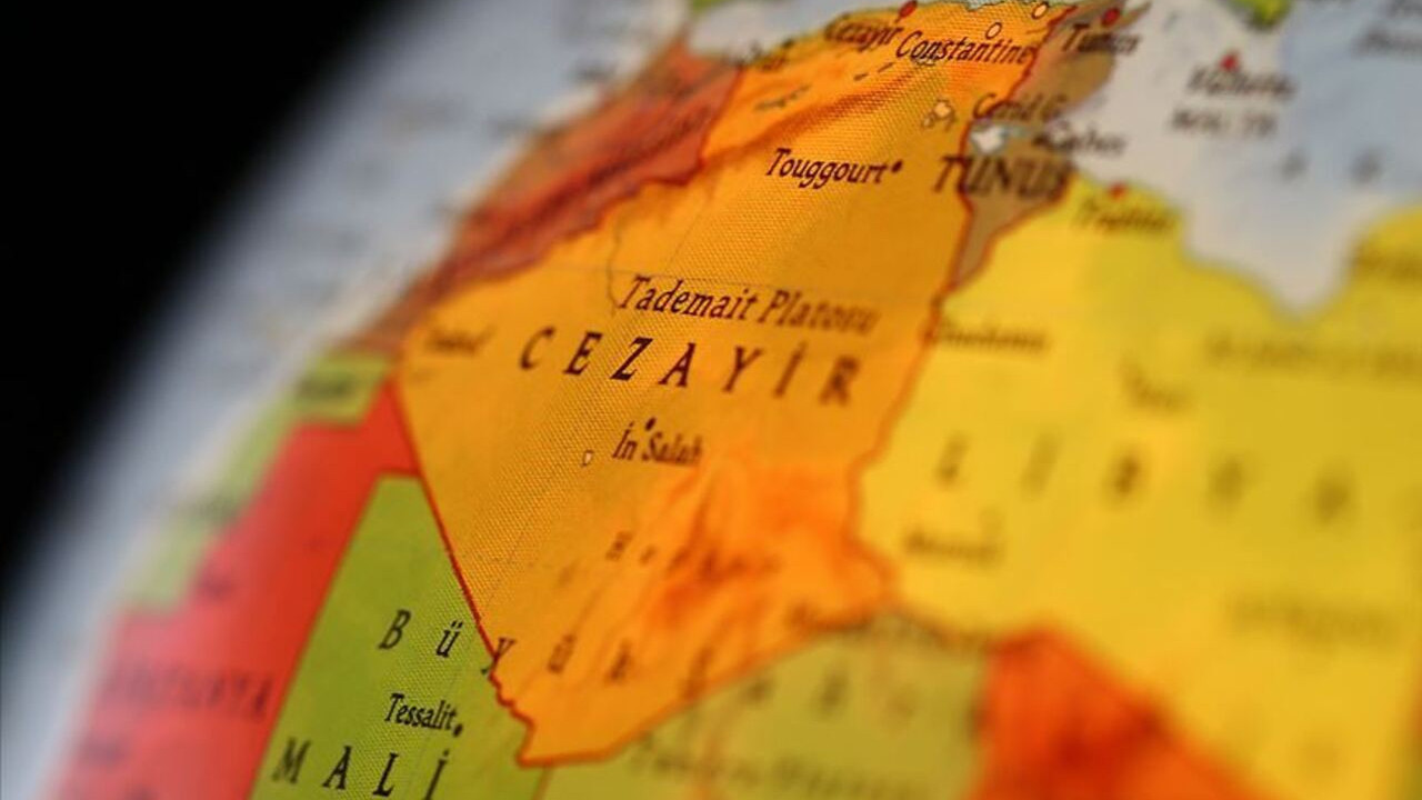 Cezayir'de Merkez Bankası Başkanı Talib görevden alındı