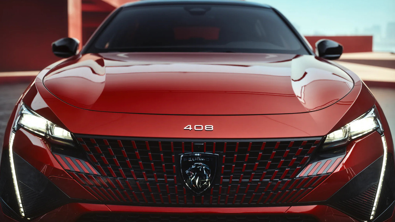 Peugeot yenilenen 408’i tanıttı: Üç farklı motor, tek fastback tasarım
