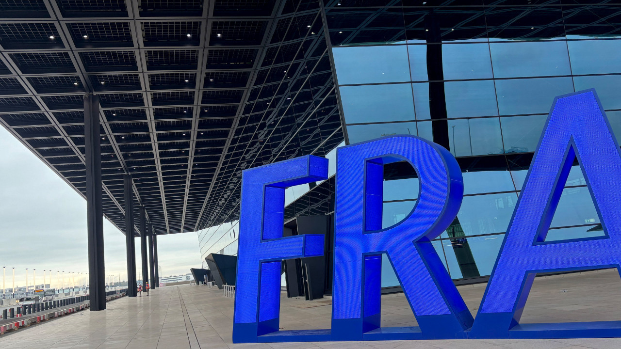 Frankfurt Havalimanı’nda uçuşlarda iptal ve gecikme yaşanıyor