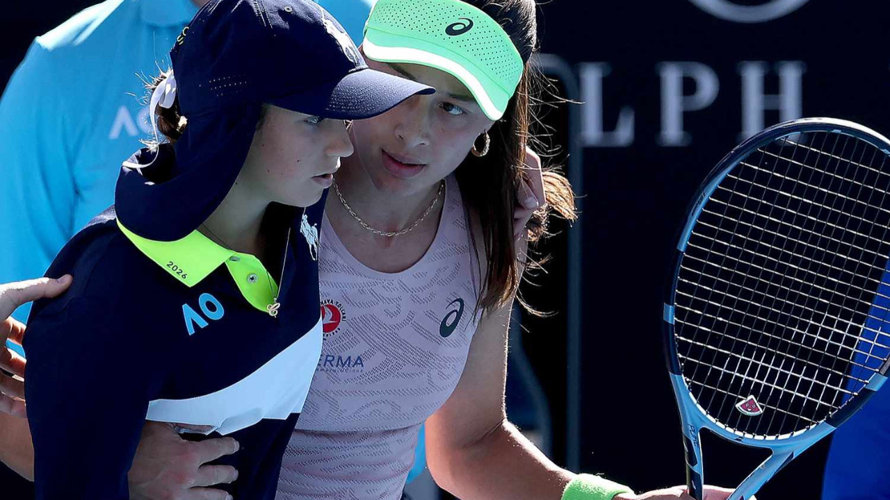 Dünya, Zeynep Sönmez'i konuşuyor: Tribünlerden büyük alkış aldı