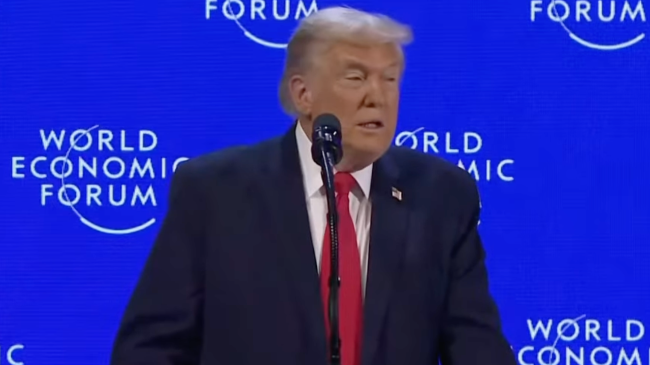 Trump Davos sahnesinde: ABD Başkanı konuşmasına başladı