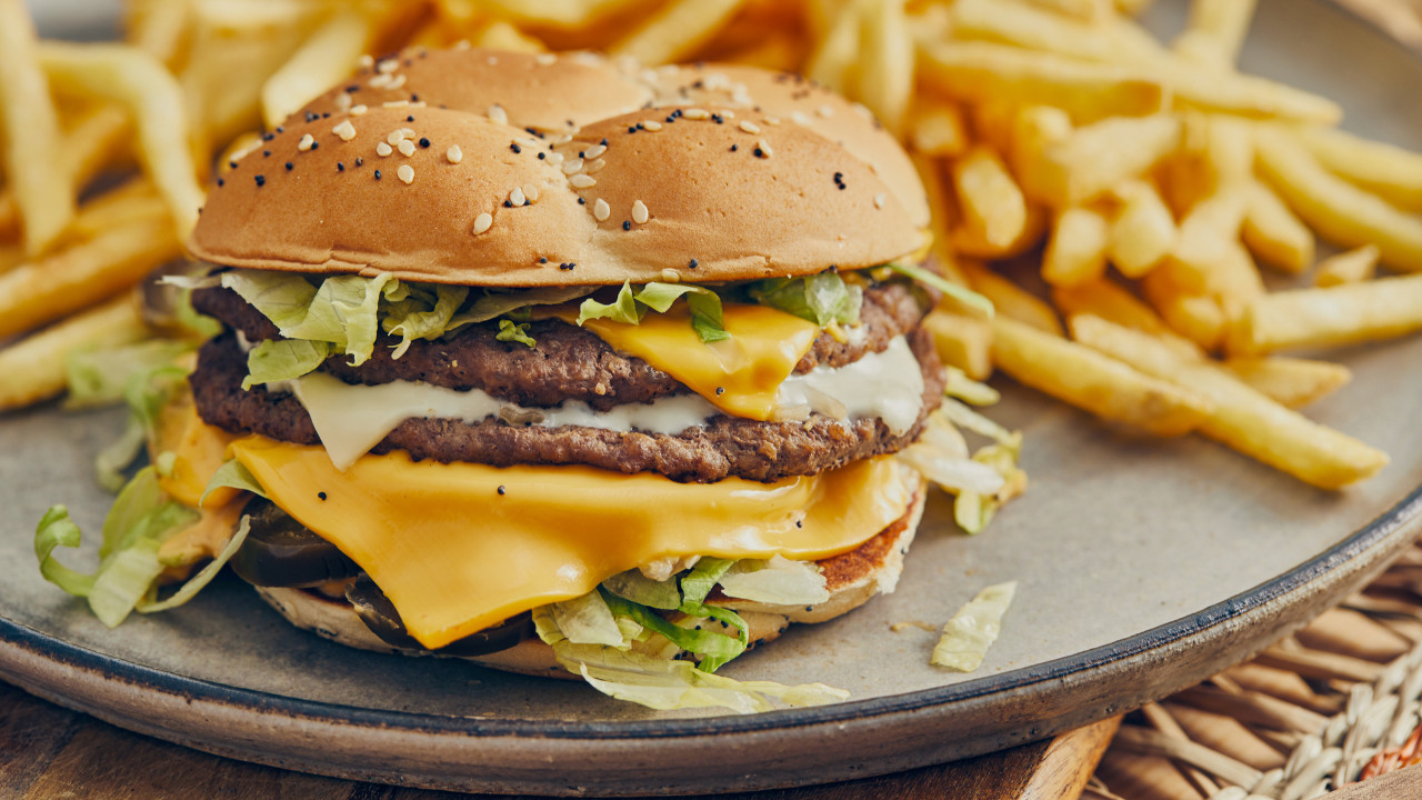 Dünyanın en büyük fast food zincirlerindendi: Satışlar sert düştü, yüzlerce şubesi kapanıyor