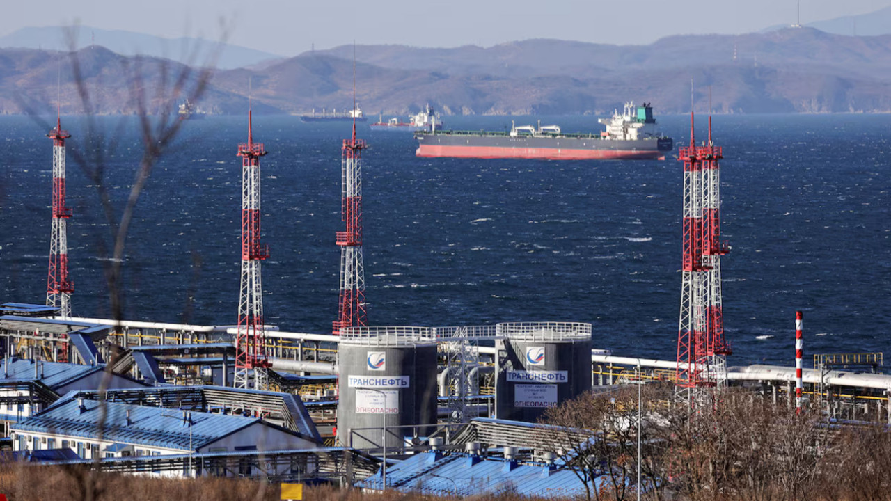 Çin’in Rus petrolü ithalatı şubat ayında rekor kırıyor