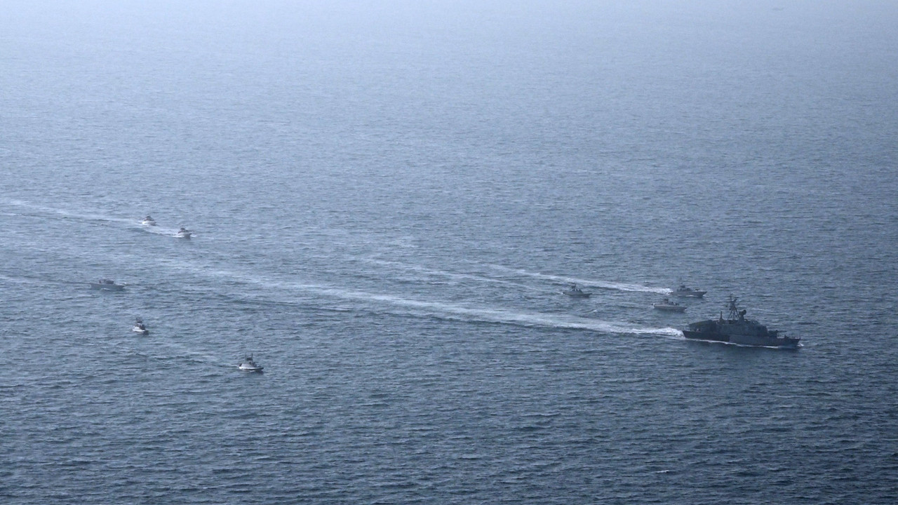 İran Hürmüz Boğazı'nda askeri tatbikat başlattı