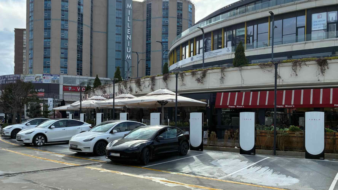 Tesla, İstanbul’da yeni Supercharger istasyonu açtı