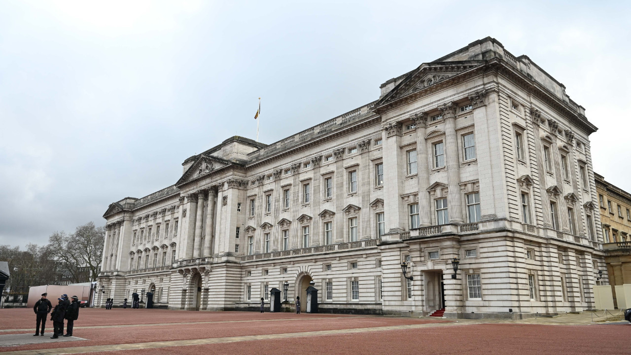 Gözaltına alınan İngiltere'nin eski prensi Andrew Mountbatten-Windsor serbest bırakıldı