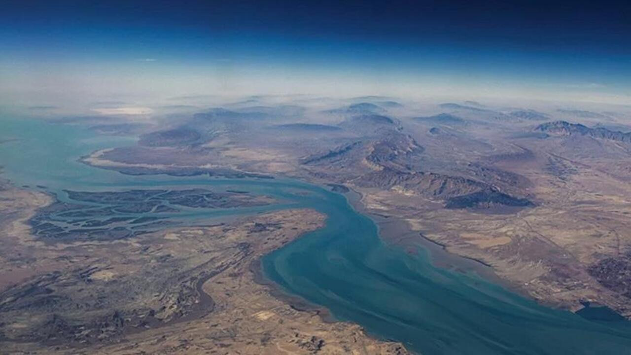 Hürmüz kapandı, Körfez'de deniz trafiği durdu: Çok sayıda gemi bölgede mahsur kaldı