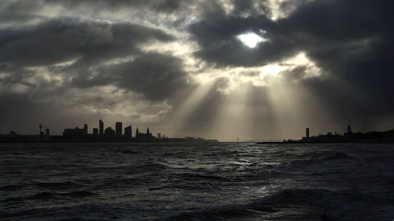 'Gri ülke' İngiltere'den enerji krizi önlemi: Yeni inşa edilen her ev için zorunlu hale geliyor