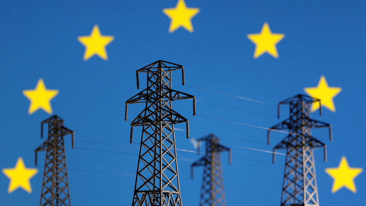 AB'den enerji krizine karşı yeni önlemler: Yakıta yakın takip, elektriğe düşük vergi