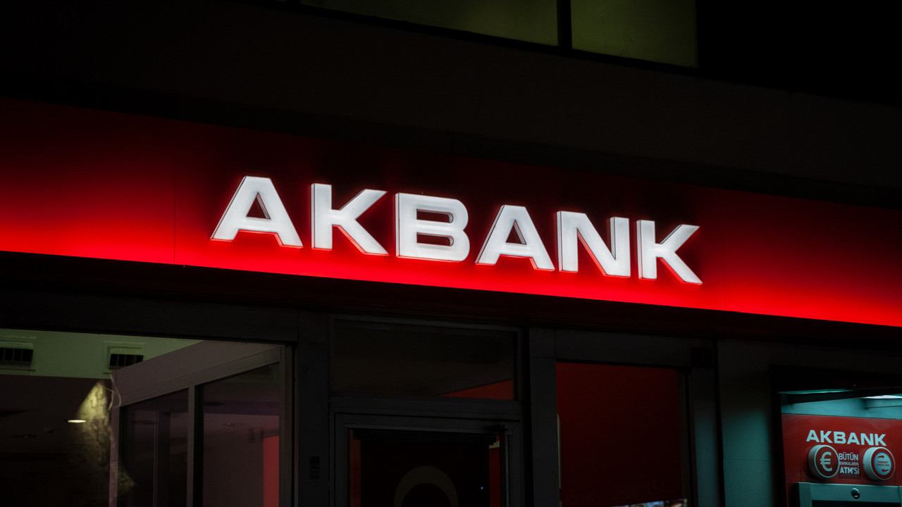 Akbank’ta teknik aksaklık: İşlemler geçici olarak yapılamıyor