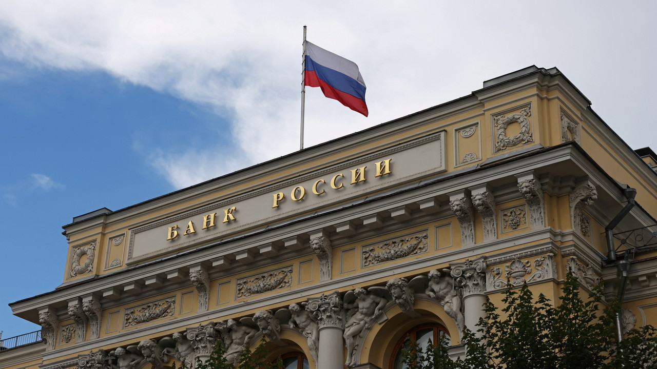 Rusya Merkez Bankası faizi 50 baz puan indirdi