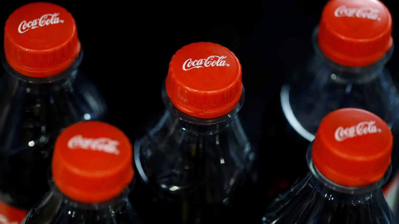 Coca-Cola yıllık kar beklentisini yükseltti