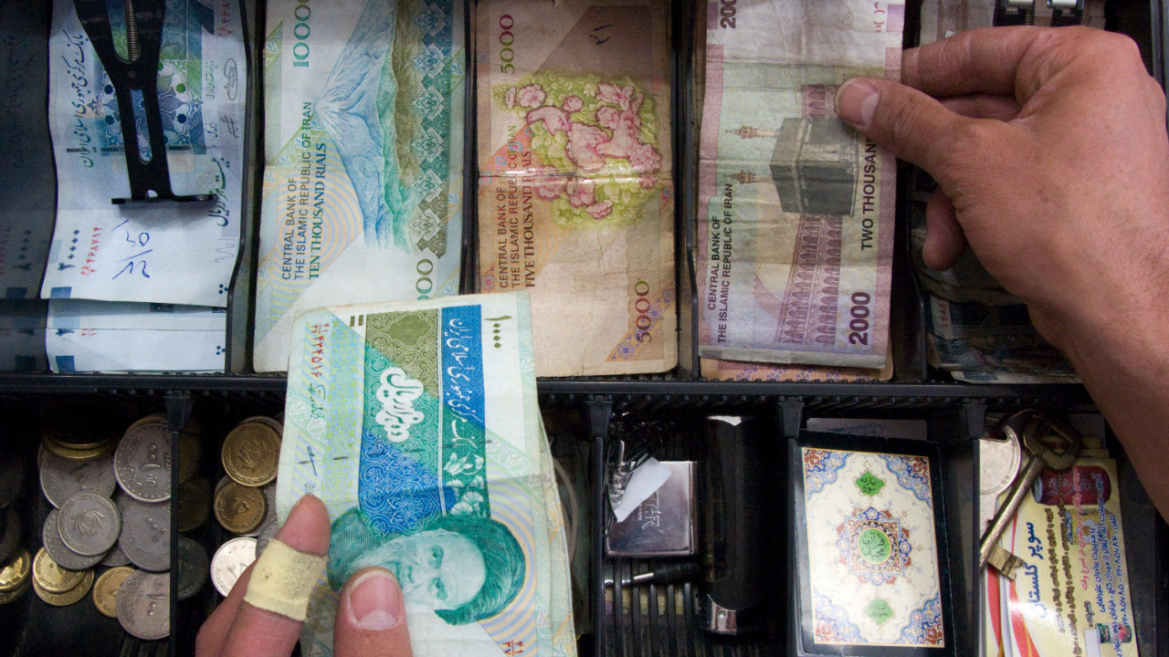 İran'ın para biriminde erime sürüyor: Dolar karşısında tarihi dipte