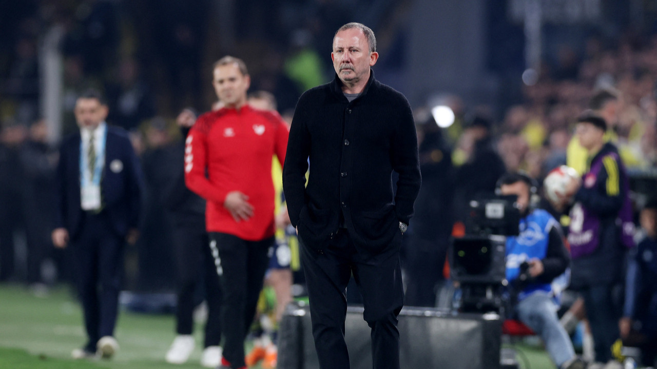 Beşiktaş'ta Sergen Yalçın'la yollar ayrıldı