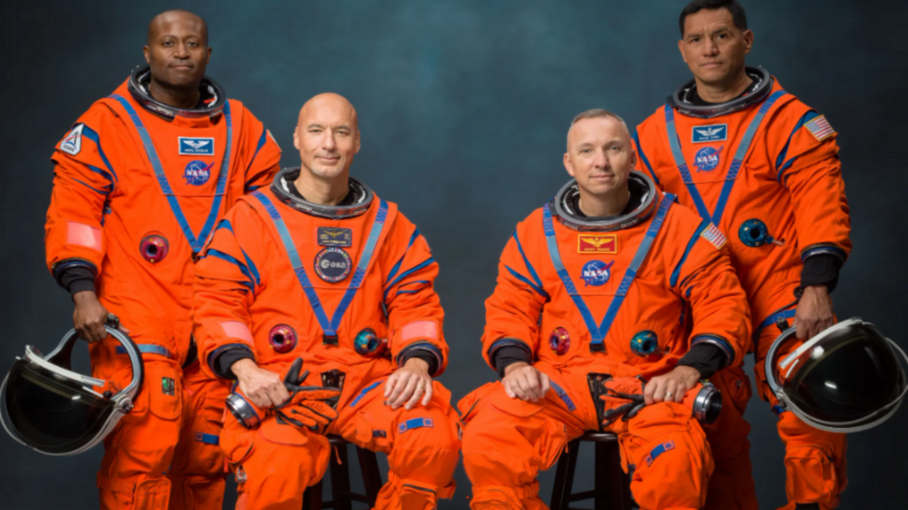 Tarihi görevde geri sayım: NASA Artemis 3 astronotlarını açı