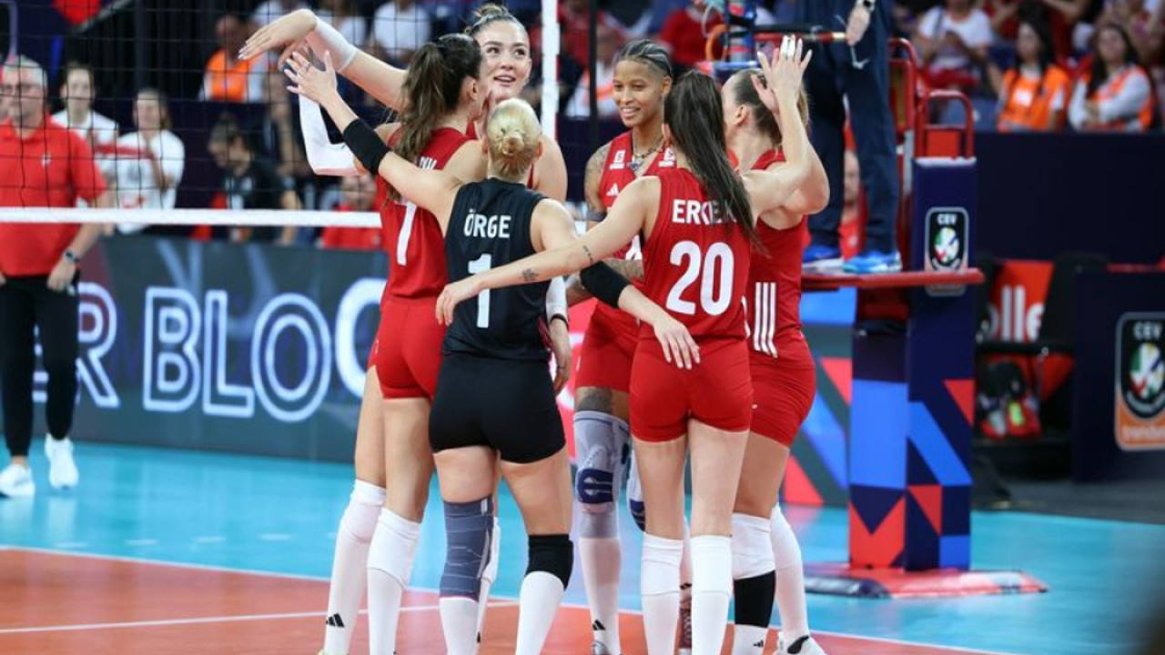 Filenin Sultanları Avrupa Voleybol Şampiyonası'nda çeyrek finalde!