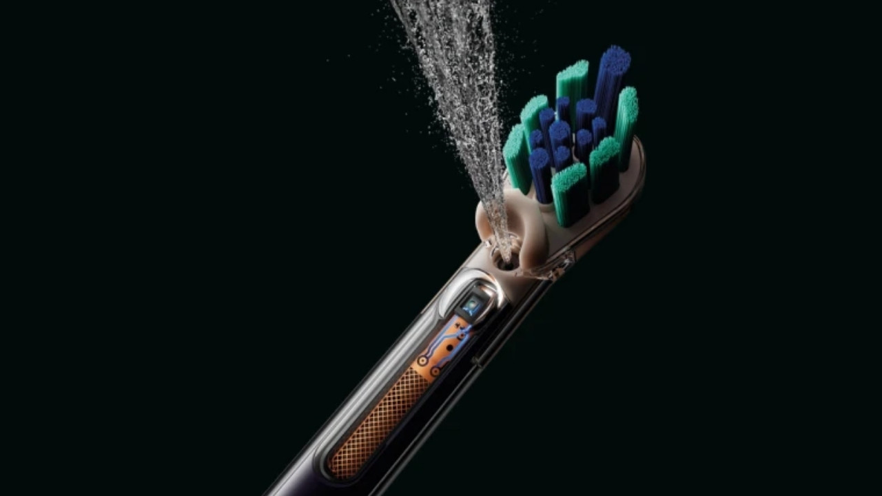 Dyson'dan şaşırtan teknoloji: 499 dolarlık kameralı diş fırçası