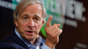 Milyarder yatırımcı Dalio: "D&uuml;nya bir sermaye savaşının eşiğinde"