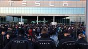 Tesla fabrikasında hastalık raporu krizi: "Hiç işe gitmeden maaş alan var"