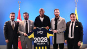 Fenerbah&ccedil;e anlaşmayı resmen duyurdu: 2 yıllık imza!