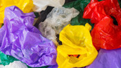Plastik poşetten servis eldivenine: Savaşın etkisi dalga dalga yayılıyor