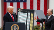 FT duyurdu: Trump, onlarca ülkeye yeni gümrük tarifeleri getirmeye hazırlanıyor