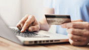 Türkiye'de internetten alışverişte rekor! Her 10 kişiden 6'sı online sipariş veriyor