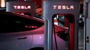 Tesla'dan acil durum hamlesi: Tehlikeli anında sürücüye kaçış imkanı