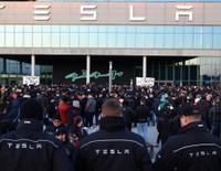 Tesla fabrikasında hastalık raporu krizi: "Hiç işe gitmeden maaş alan var"