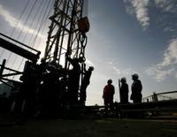 Petrol fiyatları sert düştü: ABD-İran anlaşma sinyali ve stok artışı piyasayı sarstı