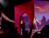 2 milyar dolarlık turne sonrası inzivaya çekildi: Tatildeki Taylor Swift, Trump ve medyanın radarında