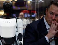 Elon Musk'ın robotu Optimus bir fiyaskoya mı koşuyor: Tesla tesisinde elsiz robot stoğu artıyor!