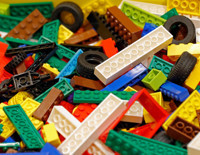 Her ebeveynin korkulu rüyası, ‘en acı verici’ Guinness rekoru: LEGO’ların üzerinde 100 metre çıplak ayakla koştu