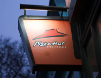 Pizza Hut bir ülkede daha küçülmeye gitti: 68 restoranını kapatacak, 1200 kişi işten çıkarılacak
