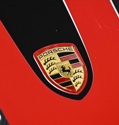Porsche'den sürpriz karar: Dev şirketi Tata'ya satıyor