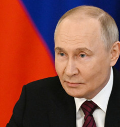 Putin: "Ukrayna ile barış anlaşmasını meşru yönetimle imzalamak istiyoruz"