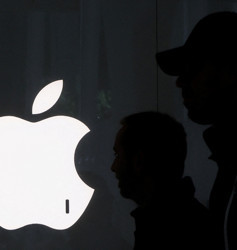 Apple yıllardır karşı çıkıyordu: Dokunmatik ekranlı MacBook Pro tanıtıldı! İşte fiyatlar