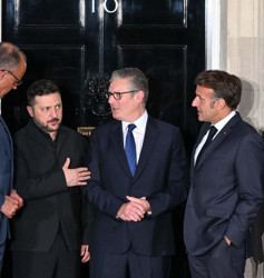 Avrupa liderlerinden Ukrayna zirvesi: Zelenskiy ile Londra'da kritik görüşme