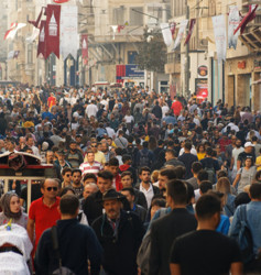 Türkiye hem genç hem çocuk oranında ortalamanın altında kaldı: İşte dünya ülkelerinin nüfusları