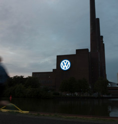 Volkswagen fabrikasında tarihi değişim: Otomobil üretimi sona eriyor, askeri projeler başlıyor
