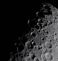 SpaceX roketi Ay'a çarpacak: Saatte 8 bin 700 kilometre hızla geliyor