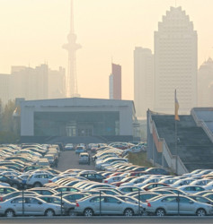 Volkswagen'den Çin otomobil pazarı için kritik tahmin: Yüzde 20 küçülecek
