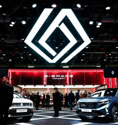 Renault, Dacia ve Alpine'den yeni model sürprizi: 6 araç ilk kez tanıtıldı