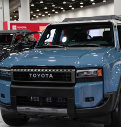 Toyota'da "yakıt sızıntısı" alarmı: 105 binden fazla Land Cruiser geri çağrıldı