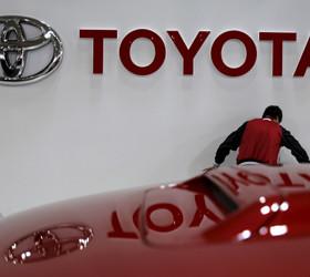 Toyota ABD'de EV üretimini, yavaşlayan satışlar nedeniyle erteledi