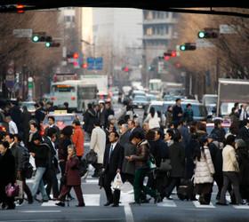 Japonya ekonomisi üst üste ikinci çeyrekte büyüdü ancak yavaşlama sinyalleri veriyor