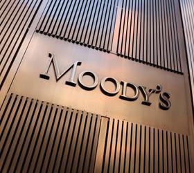 Tarihi karar: Moody's ABD'nin notunu düşürdü!